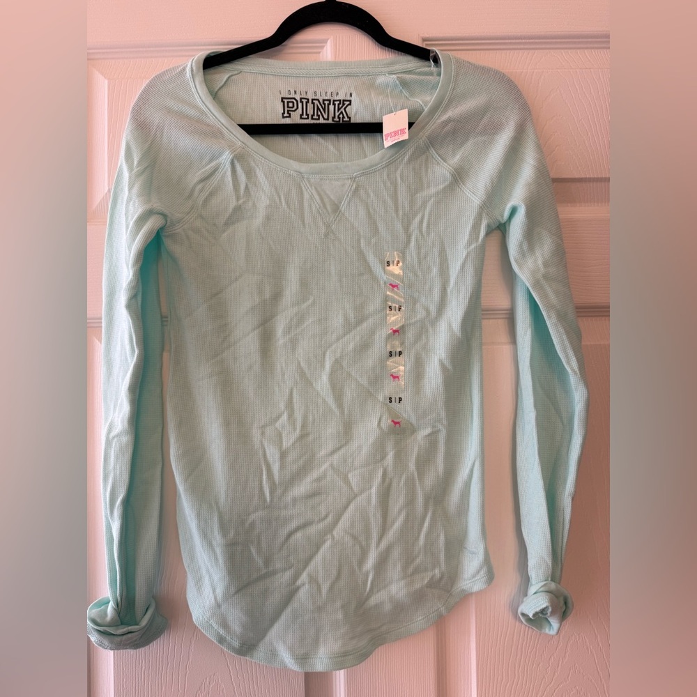 PINK Victoria's Secret Aqua Women’s Long Sleeve Tee